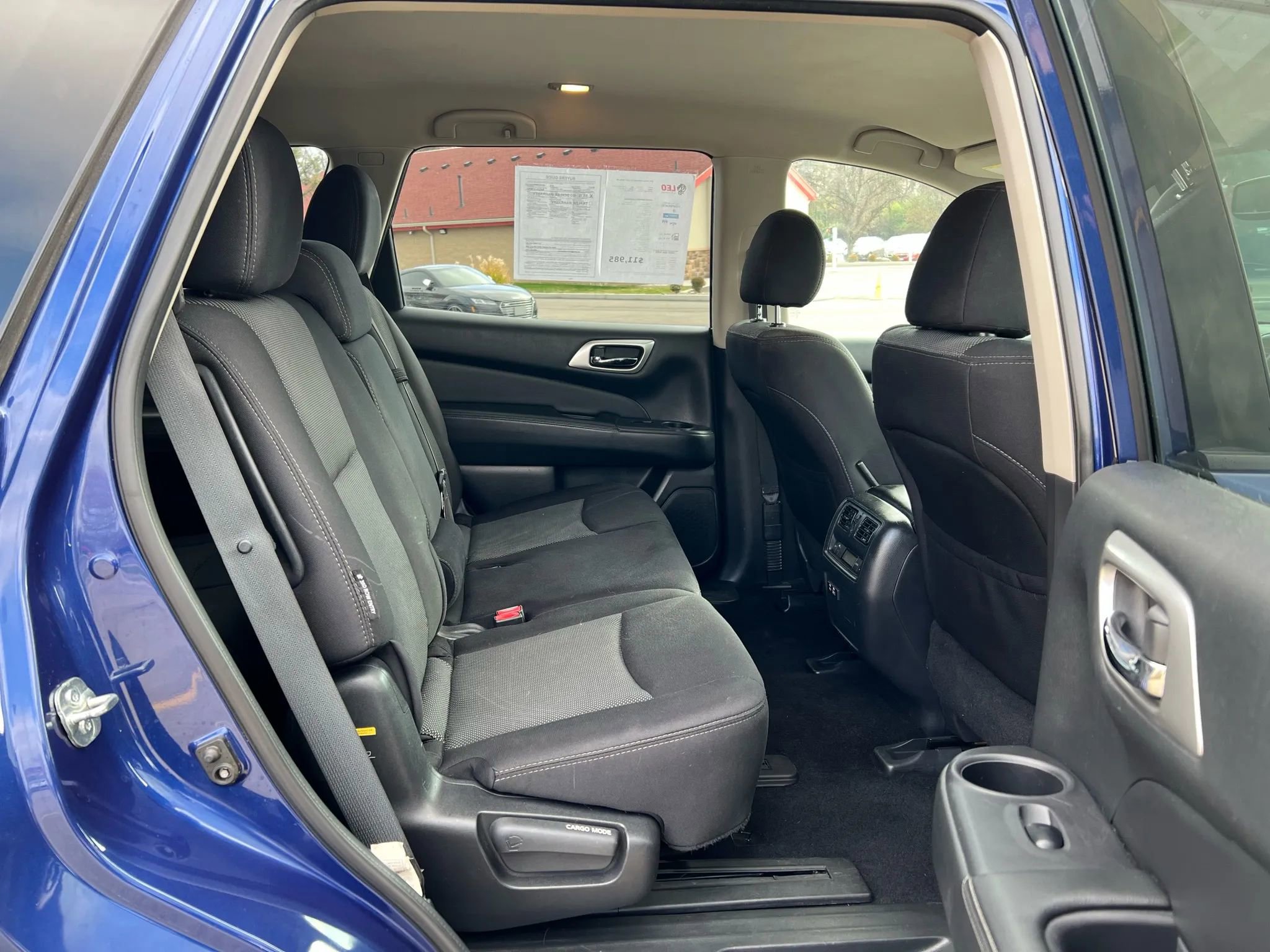Used 2019 Nissan Pathfinder SV image 21
