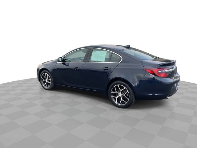 Used 2017 Buick Regal Sport Touring FWD image 6