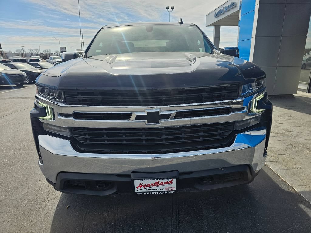 Used 2022 Chevrolet Silverado 1500 LT AWD/4WD image 8