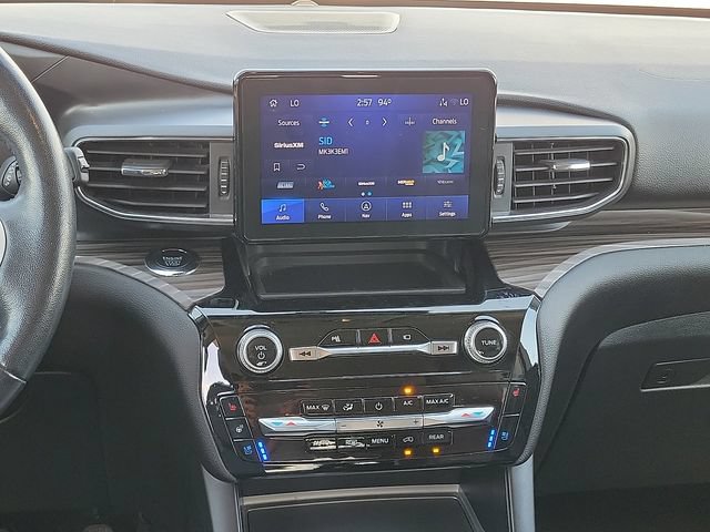 Used 2022 Ford Explorer Limited w/ Equipment Group 301A RWD image 10