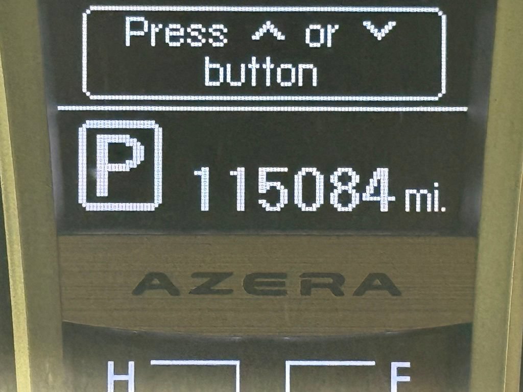 Used 2012 Hyundai Azera FWD image 16