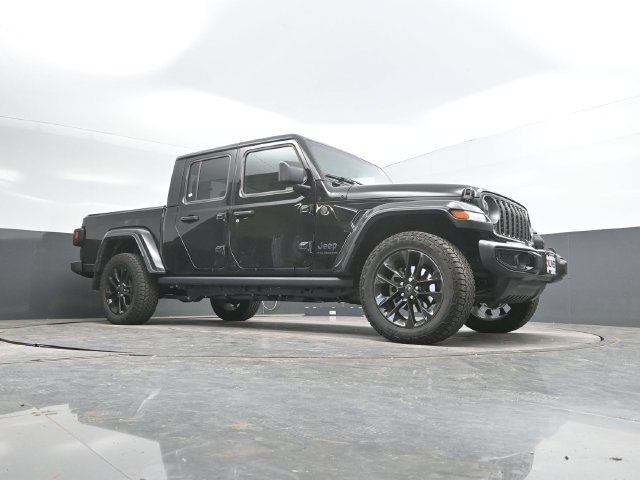 Used 2025 Jeep Gladiator Sport AWD/4WD image 48