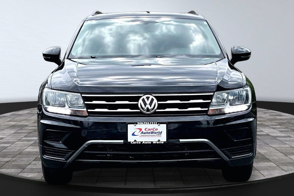 Used 2018 Volkswagen Tiguan SE w/ Panoramic Sunroof Package AWD/4WD image 2