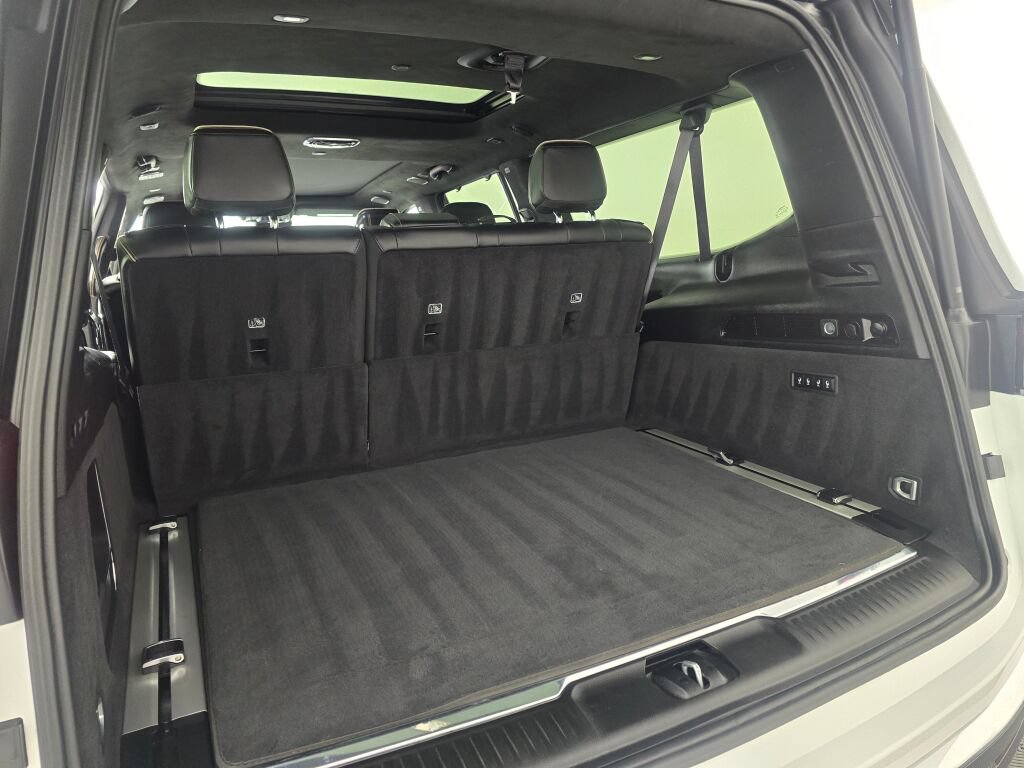 Used 2024 Jeep Grand Wagoneer L Series III AWD/4WD image 15