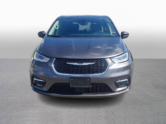 Used 2023 Chrysler Pacifica Touring-L FWD video 2
