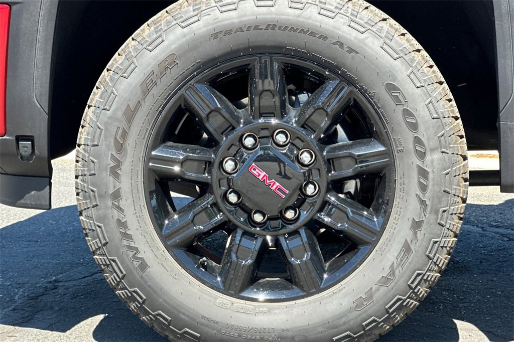 Used 2025 GMC Sierra 3500 AT4 w/ AT4 Premium Plus Package image 27