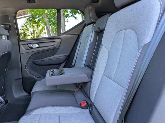 Certified 2025 Volvo XC40 B5 Core AWD/4WD image 19
