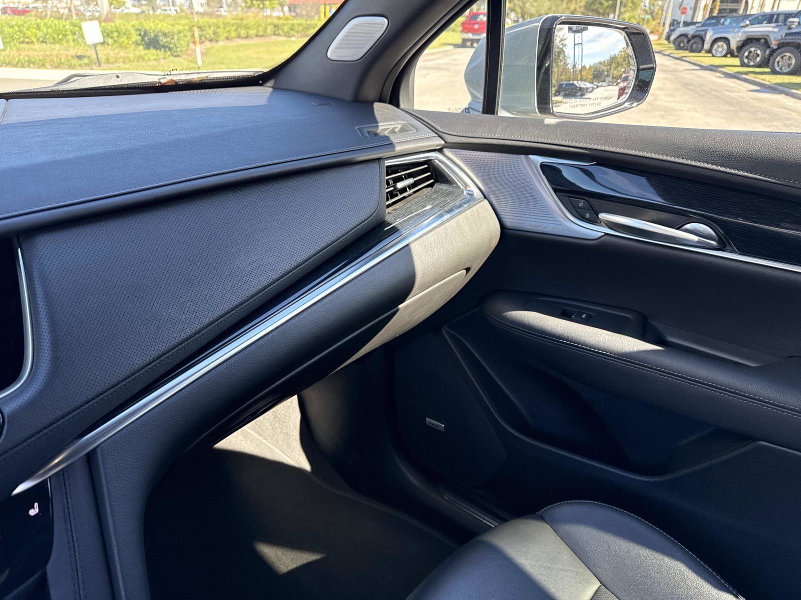 Certified 2025 Cadillac XT5 Premium Luxury image 25