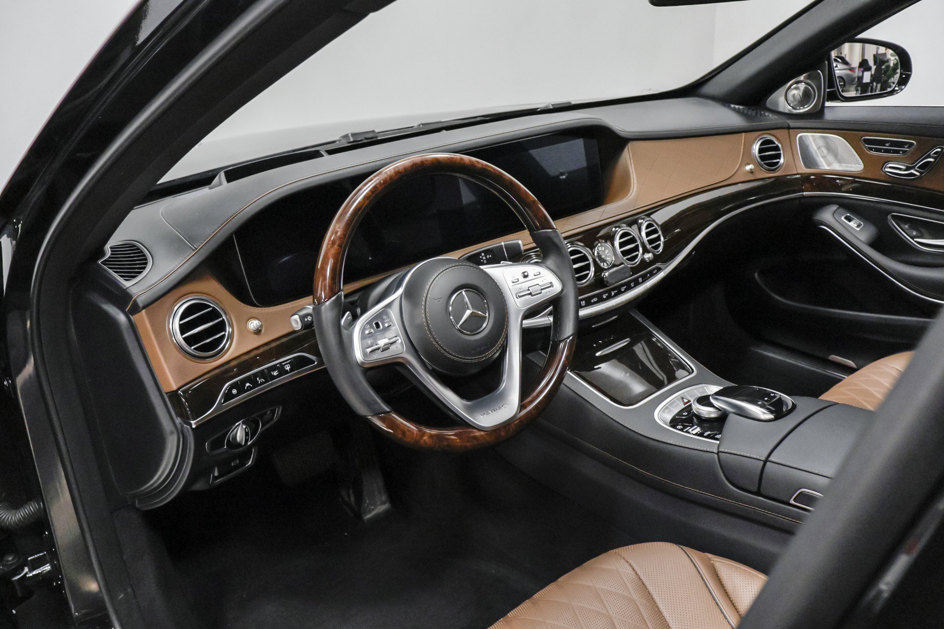 Used 2019 Mercedes-Benz Maybach S 560 4MATIC image 39