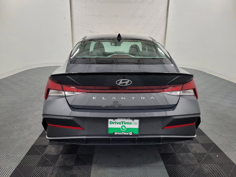 Used 2025 Hyundai Elantra Sport FWD image 6
