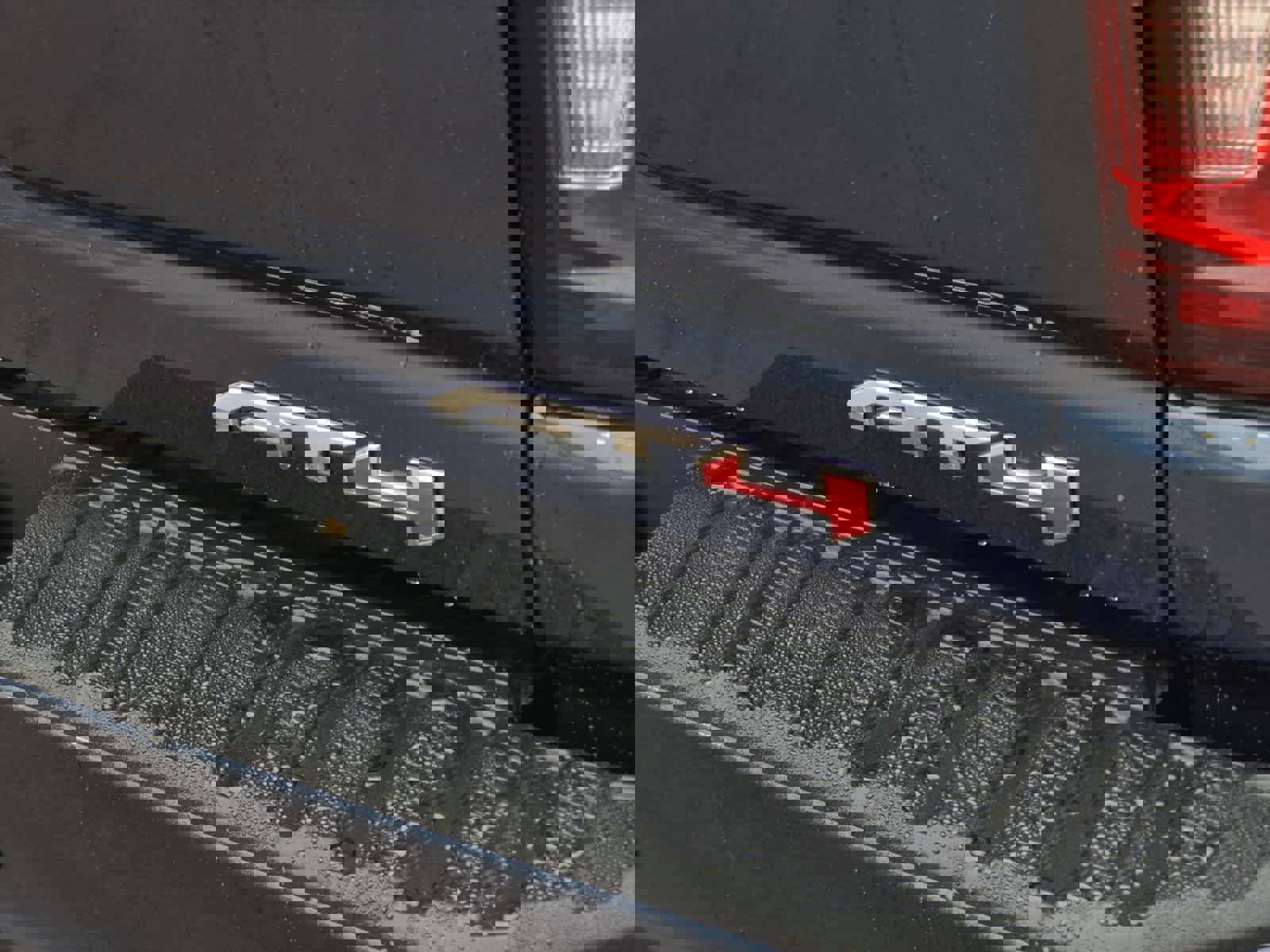 Used 2023 GMC Sierra 2500 AT4 w/ AT4 Preferred Package image 8