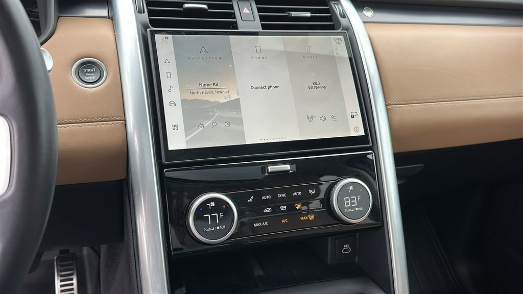 Certified 2025 Land Rover Discovery Metropolitan Edition image 16