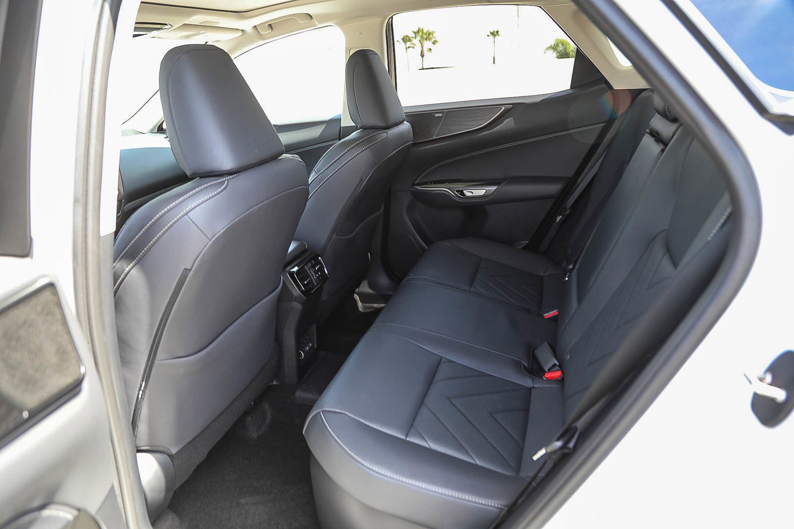 Used 2025 Lexus NX 450h+ AWD w/ Accessory Package (Z2) image 18