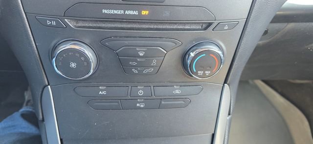 Used 2018 Ford Edge SE image 21