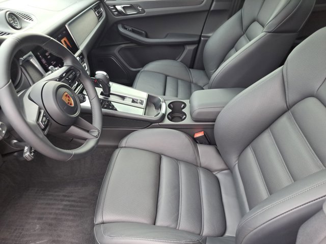 Certified 2023 Porsche Macan GTS image 24