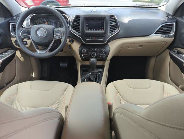 Used 2019 Jeep Cherokee Latitude w/ Popular Appearance Group FWD image 23