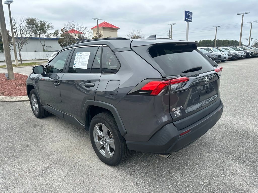 Used 2022 Toyota RAV4 XLE w/ Convenience Package image 8