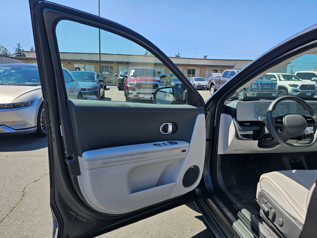 Used 2023 Hyundai Ioniq 5 Limited AWD/4WD image 18
