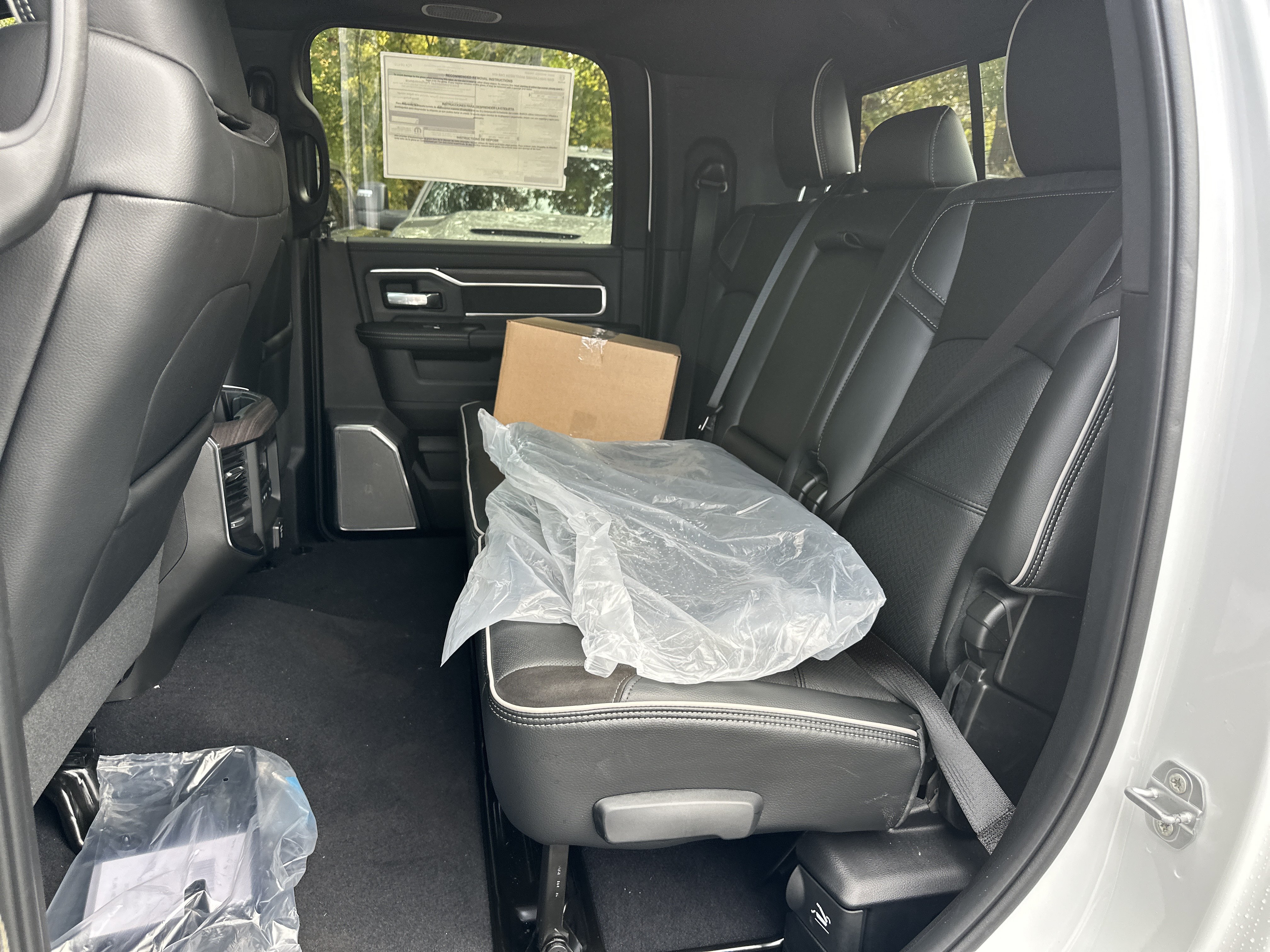 New 2027 RAM 3500 Laramie AWD/4WD image 31