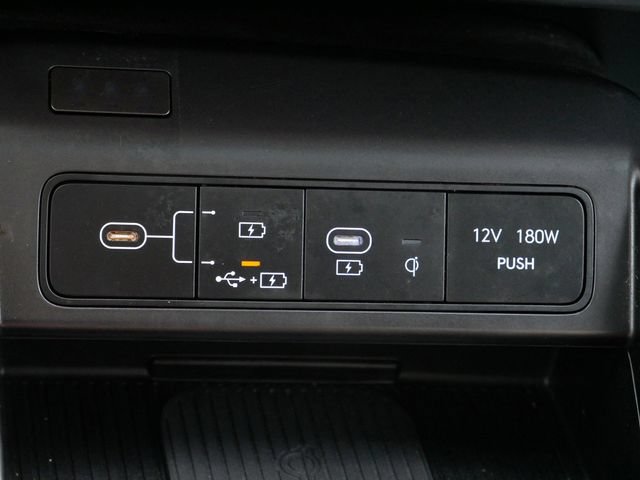 Used 2025 Hyundai Kona Limited AWD/4WD image 23