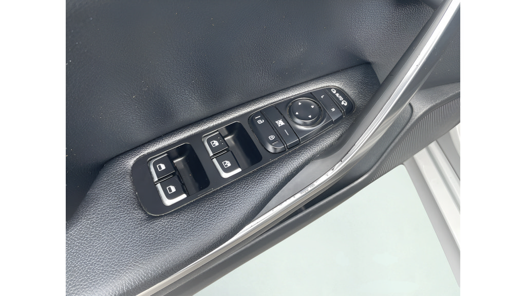 Used 2022 Kia Stinger GT1 AWD/4WD image 12