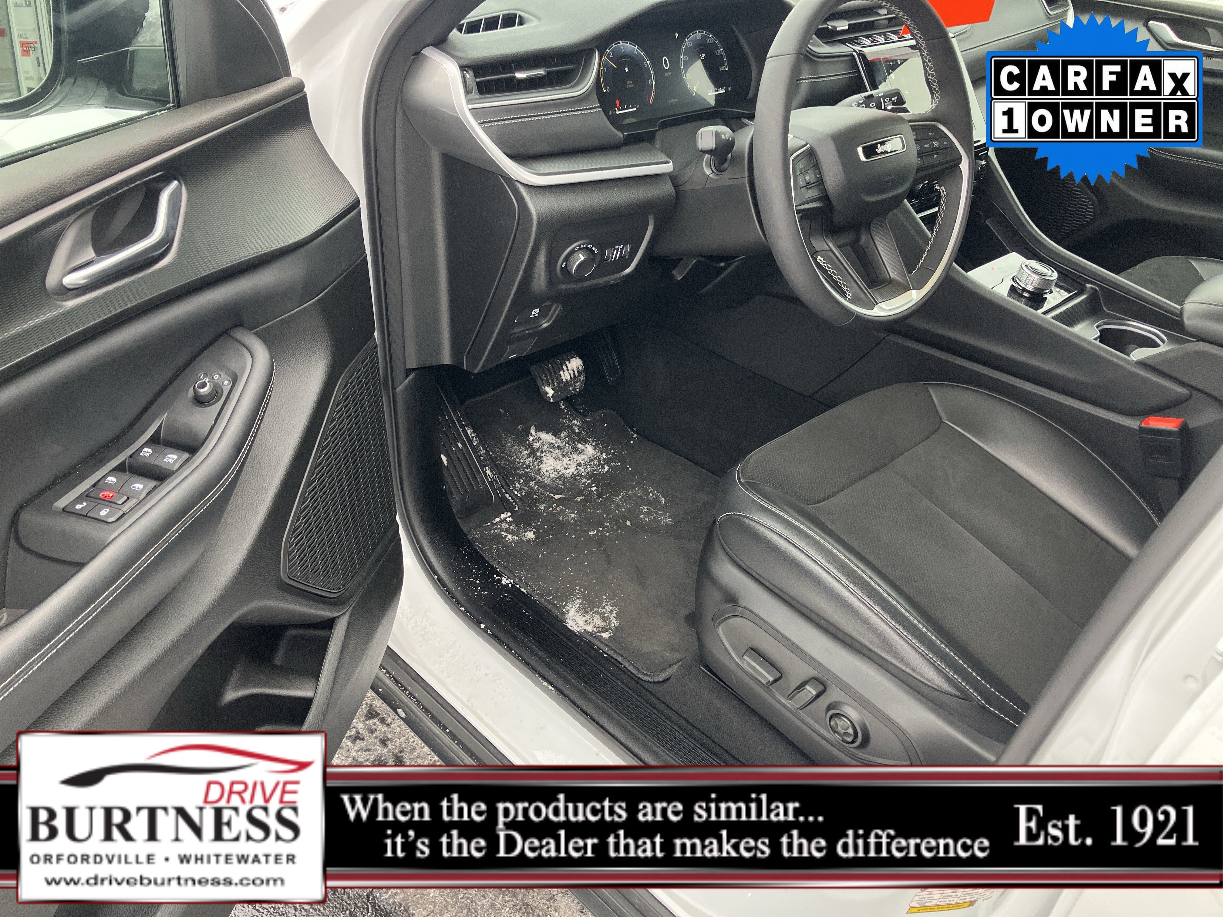 Used 2024 Jeep Grand Cherokee Altitude image 11