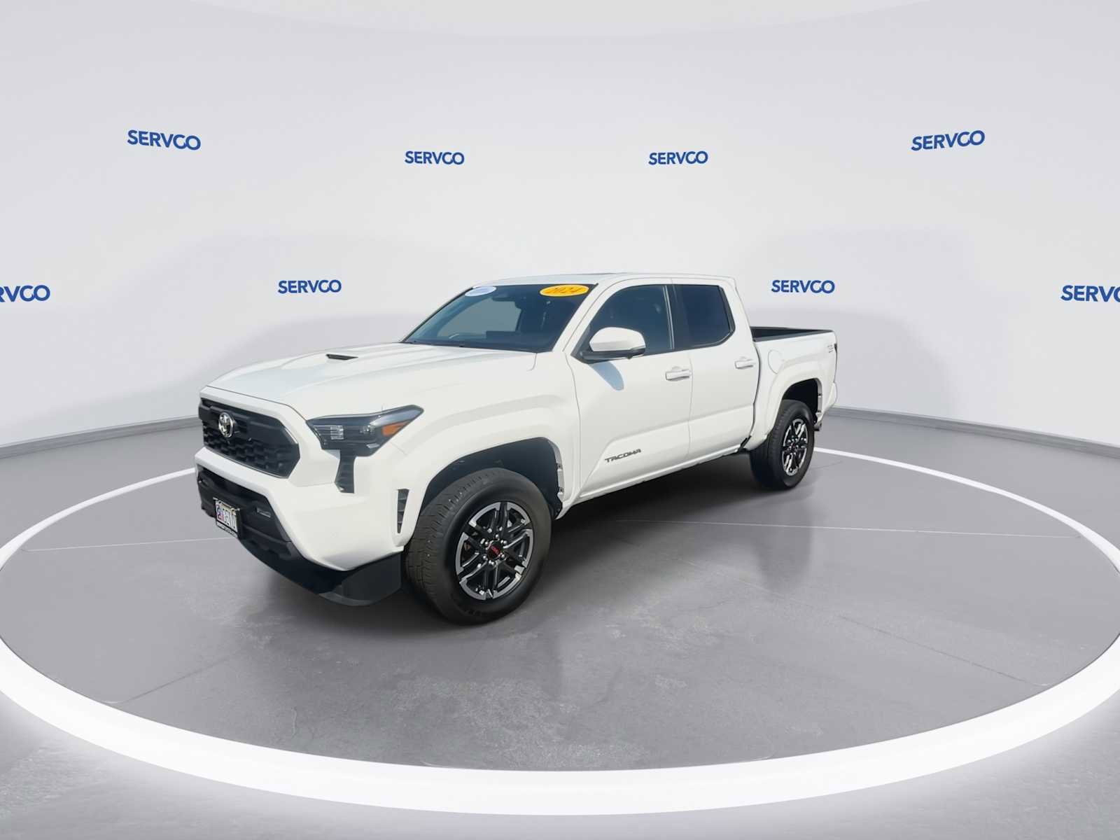 Used 2024 Toyota Tacoma TRD Sport AWD/4WD image 4