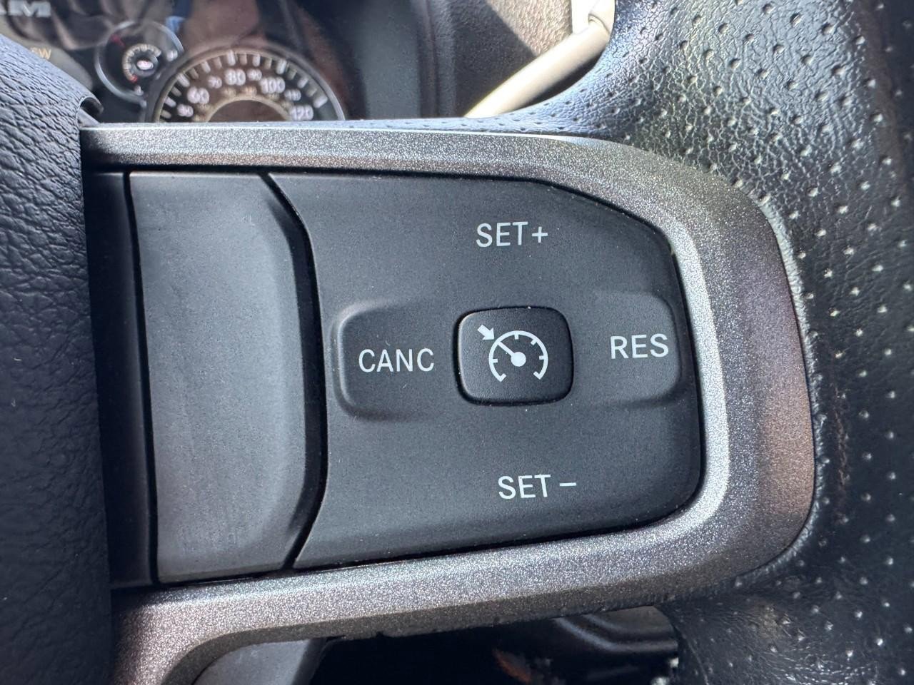 Used 2024 RAM 2500 Tradesman w/ Chrome Appearance Group AWD/4WD image 18
