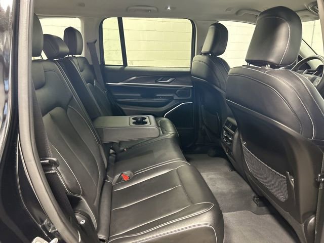 Used 2023 Jeep Grand Cherokee Limited image 15