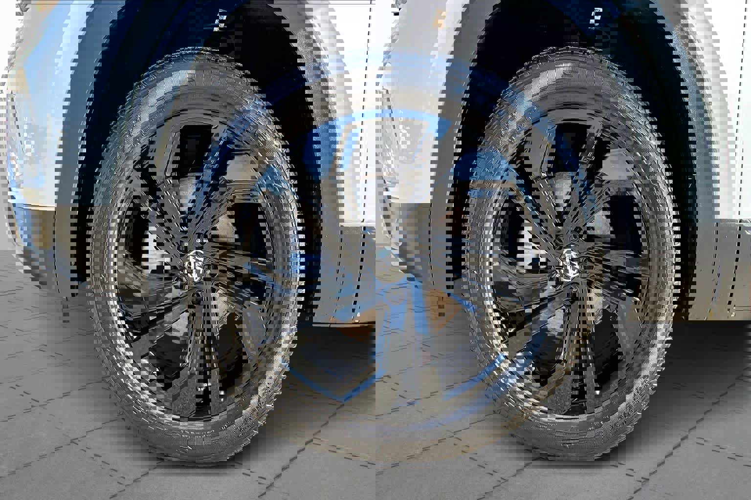 Used 2022 Volkswagen Atlas SE w/ Black Wheel Package image 11