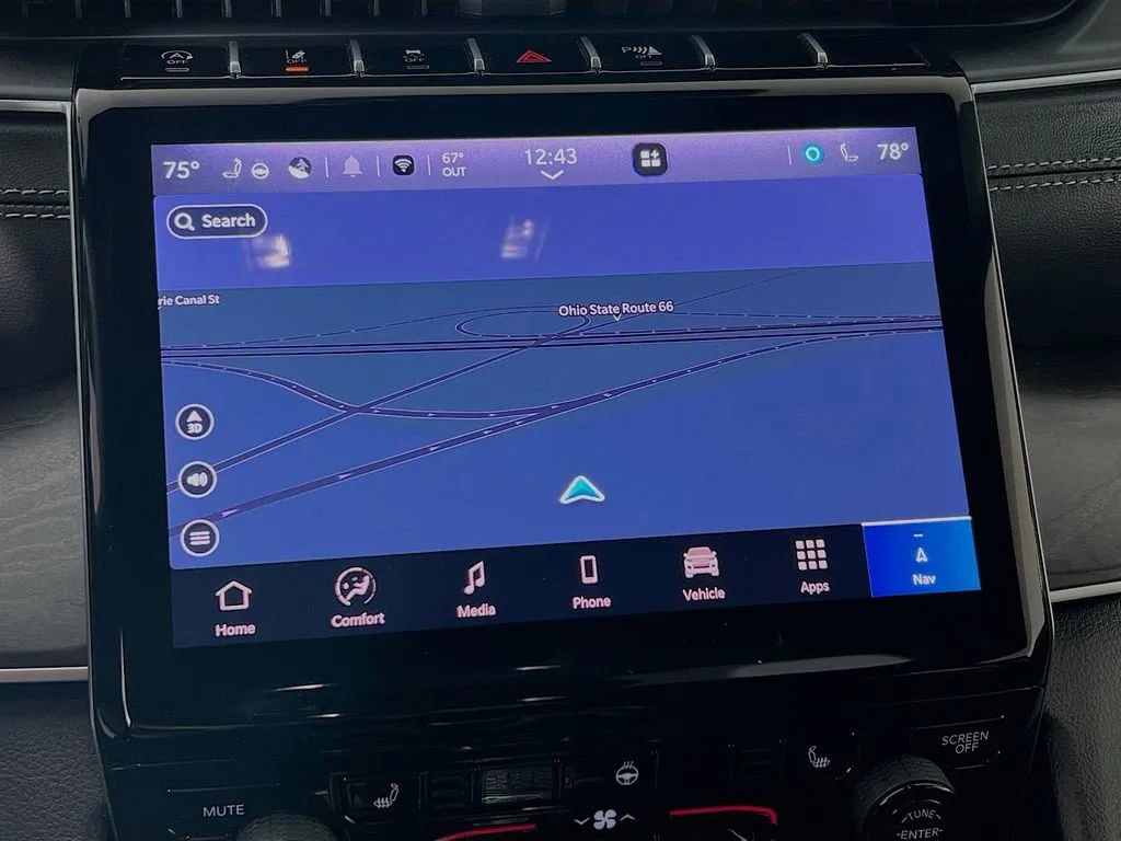 Used 2025 Jeep Grand Cherokee L Limited w/ Black Appearance Package image 14