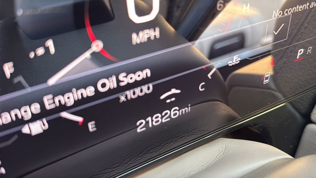 Used 2025 GMC Yukon XL Denali w/ Denali Reserve Package image 10