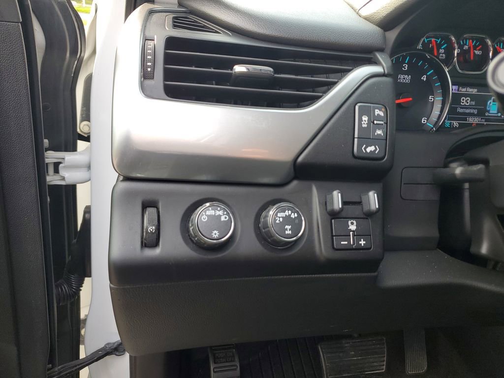 Used 2018 Chevrolet Suburban LT AWD/4WD image 21