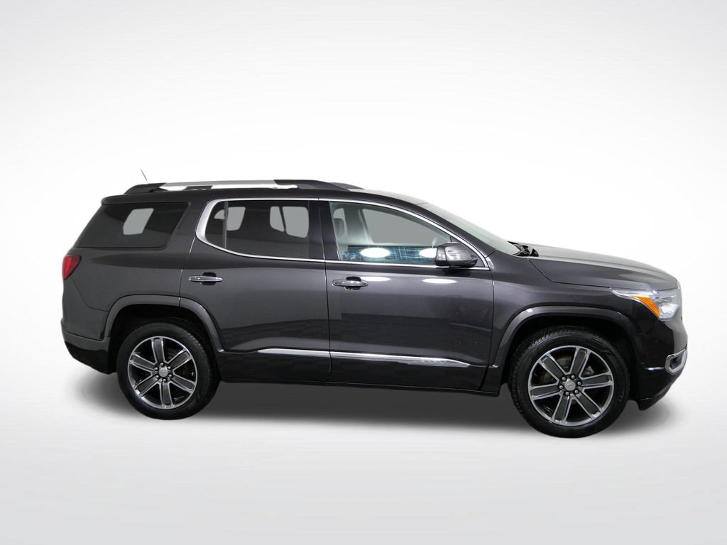 Used 2018 GMC Acadia Denali w/ Technology Package AWD/4WD image 2
