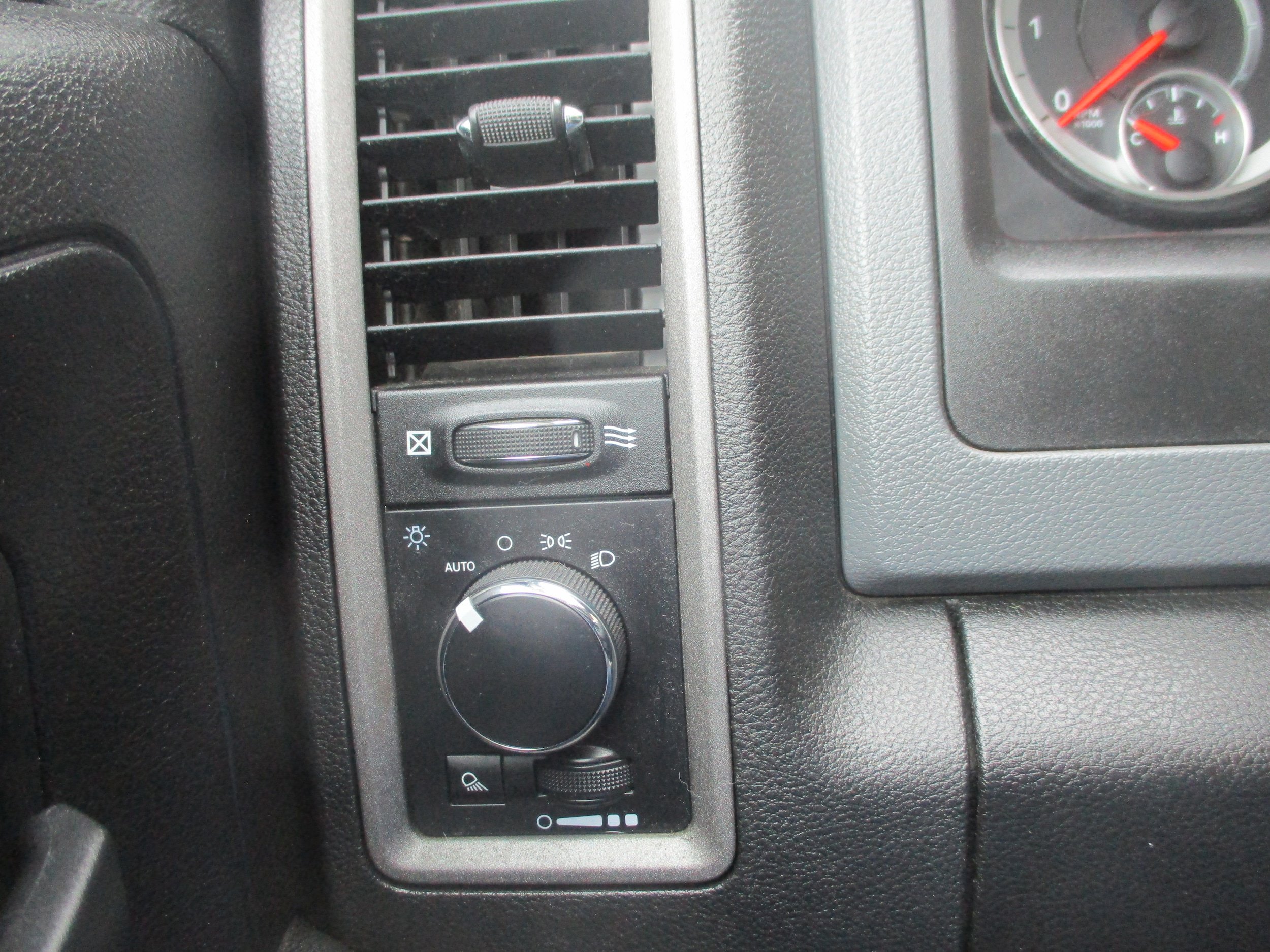 Used 2019 RAM 1500 Tradesman w/ Popular Equipment Group RWD image 17