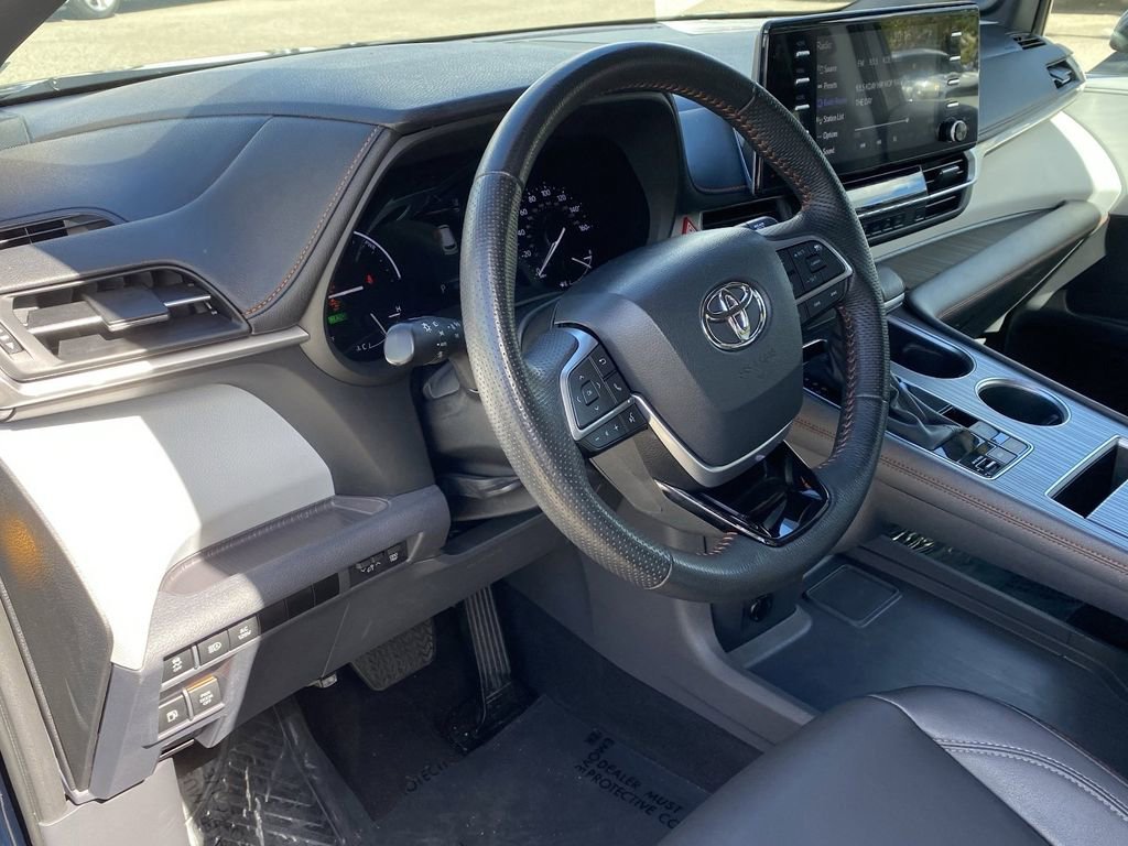 Certified 2023 Toyota Sienna XSE w/ XSE Plus Package image 22