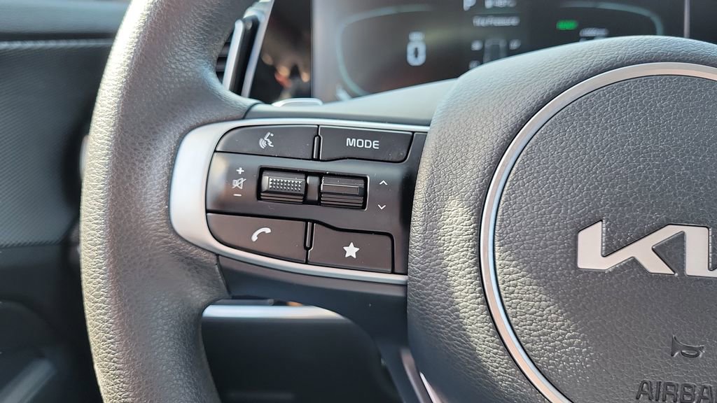 Used 2025 Kia Sportage LX image 23
