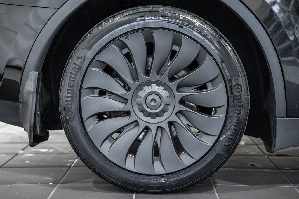 Used 2023 Tesla Model Y Long Range image 16