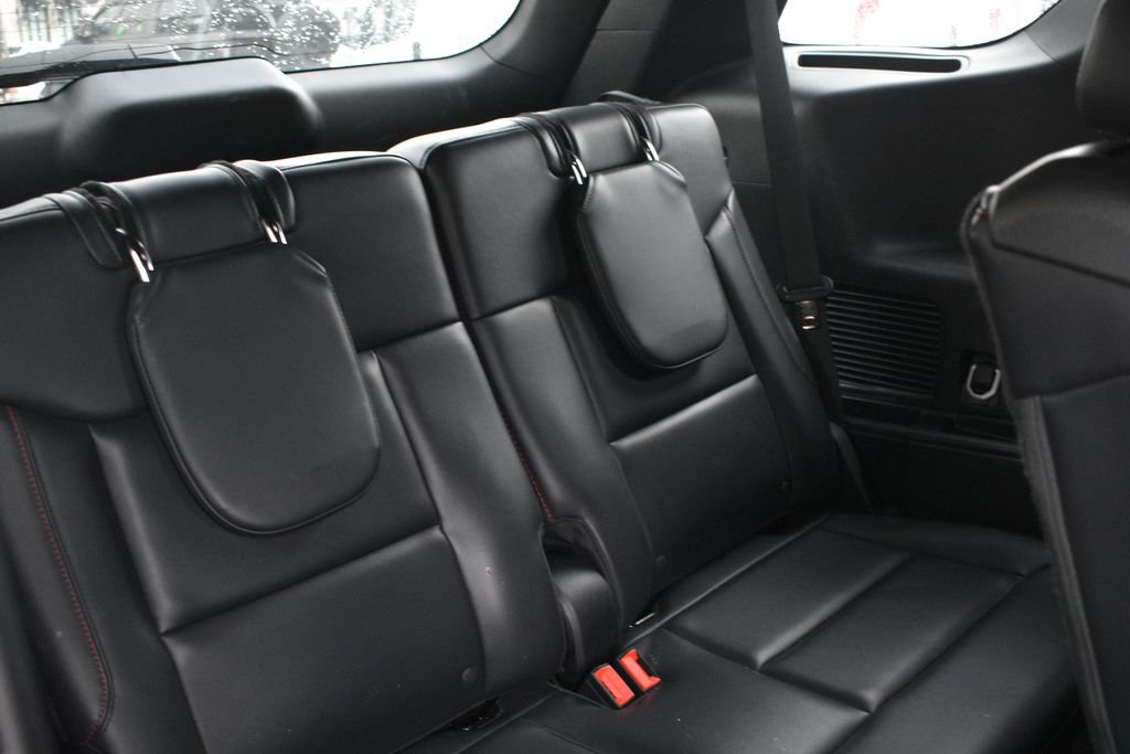 Used 2025 Ford Explorer ST-Line AWD/4WD image 33