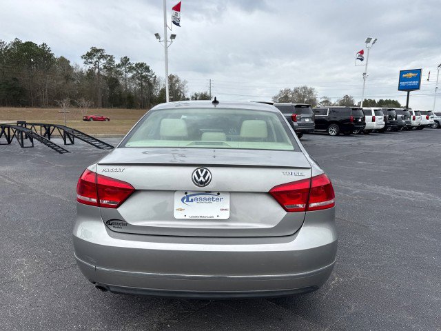 Used 2013 Volkswagen Passat TDI SEL Premium image 4