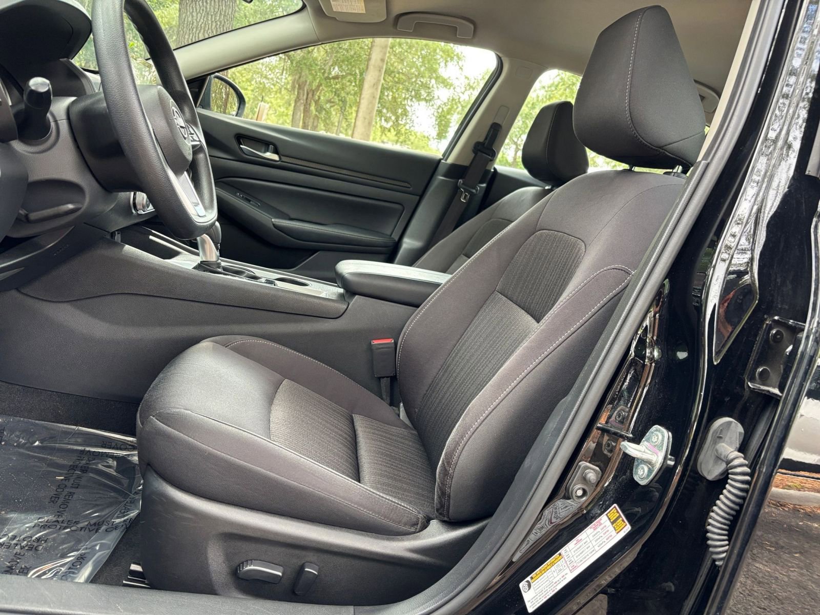 Used 2025 Nissan Altima 2.5 SV FWD image 27