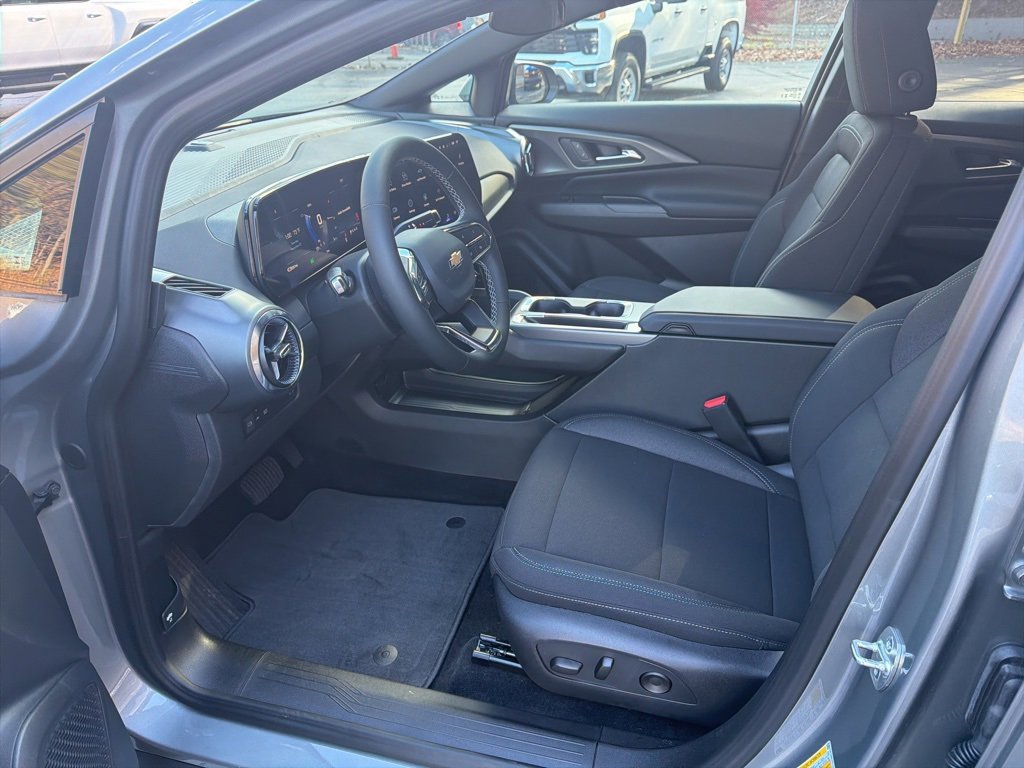 New 2026 Chevrolet Equinox EV LT w/ Comfort Package image 8