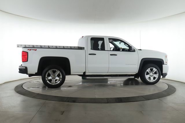 Used 2018 Chevrolet Silverado 1500 Custom w/ Custom Convenience Package AWD/4WD image 6