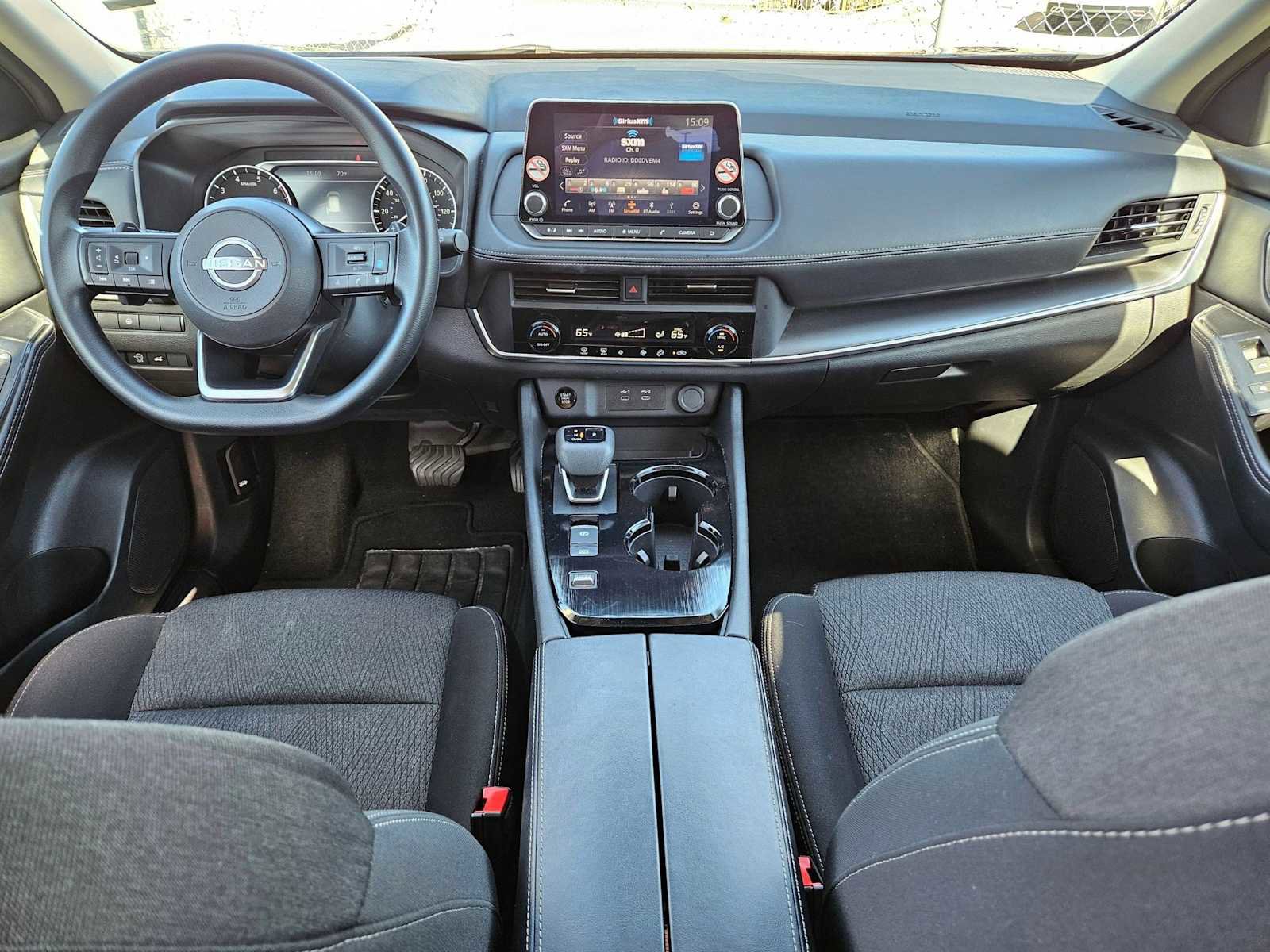 Used 2024 Nissan Rogue SV image 13