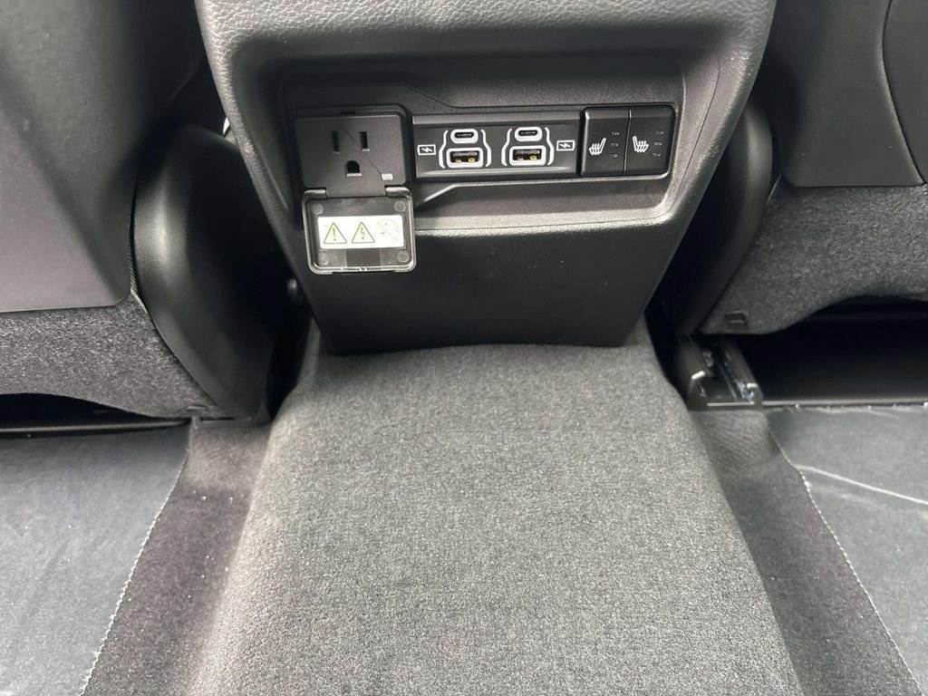 New 2025 Jeep Grand Cherokee Limited w/ Black Appearance Package image 8