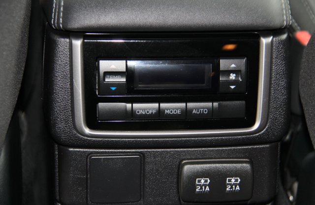 Used 2022 Subaru Ascent Premium w/ Convenience Package AWD/4WD image 35
