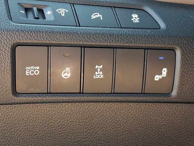 Used 2016 Hyundai Santa Fe Sport w/ Option Group 04 AWD/4WD image 28