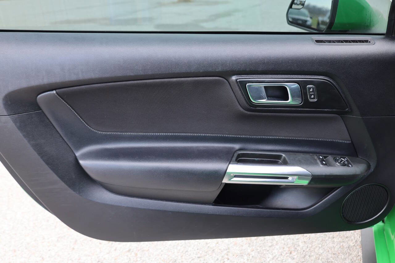 Used 2019 Ford Mustang GT image 12