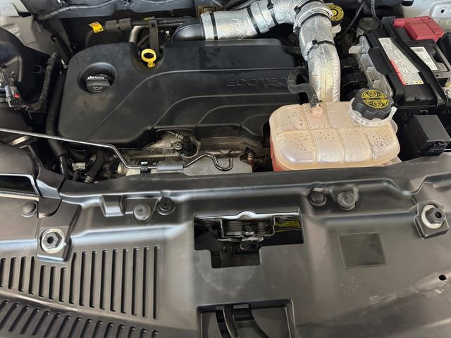 Used 2022 Chevrolet Trax LT w/ Sport Edition image 6