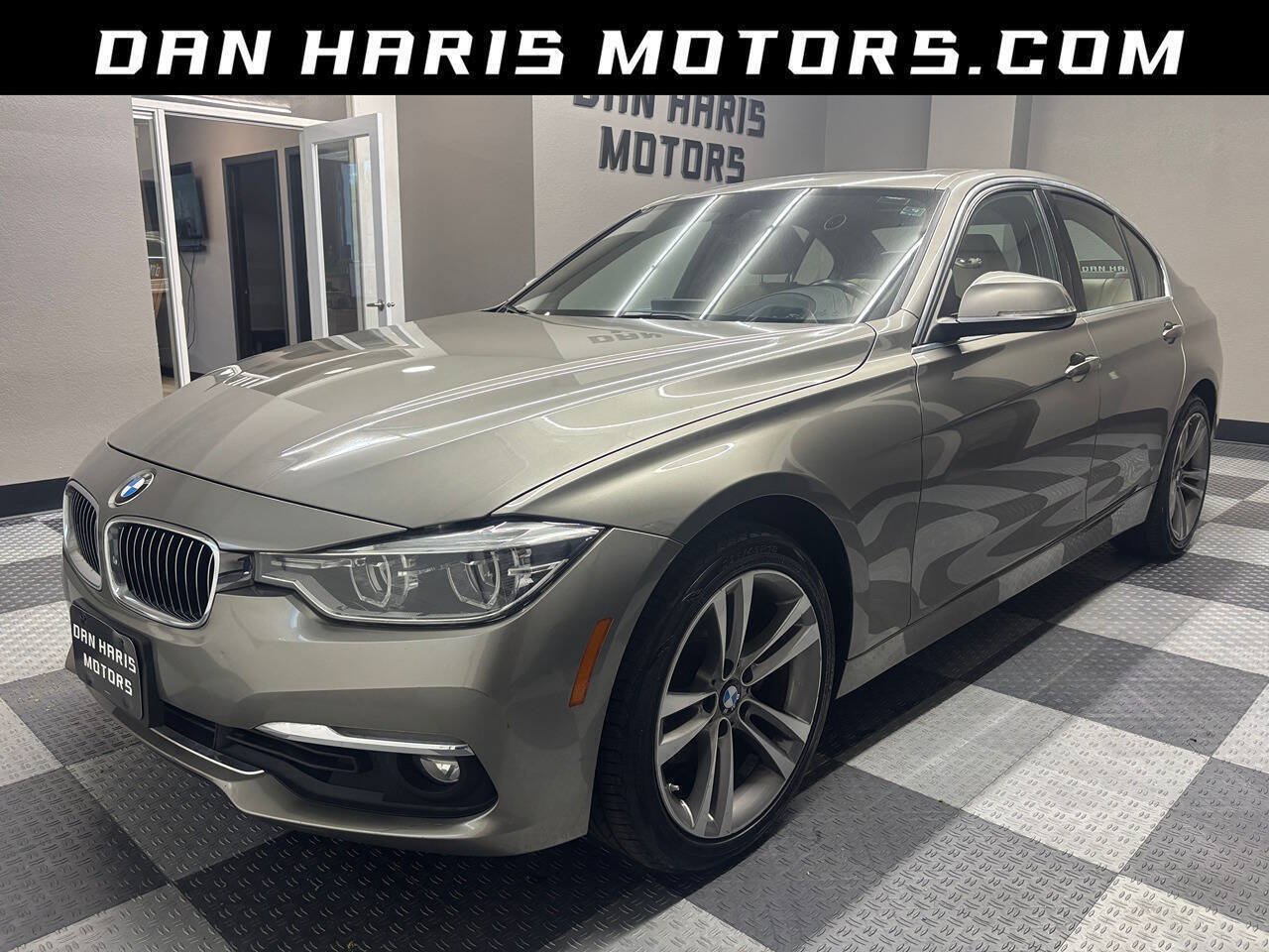 Used 2018 BMW 330i xDrive Sedan AWD/4WD image 1